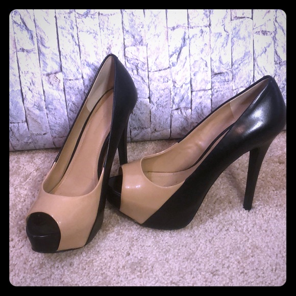 BCBG Shoes - 🎃BCBG tan black platform peep toe heels